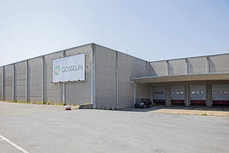 Entrepôt logistique
