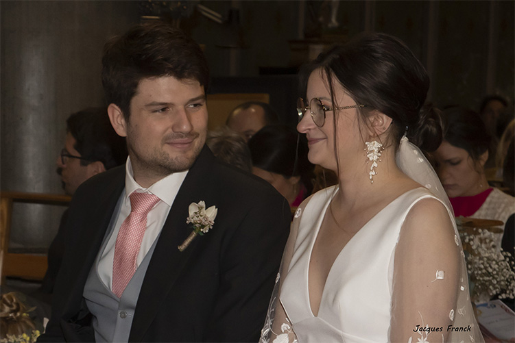 Durant la cérémonie de mariage