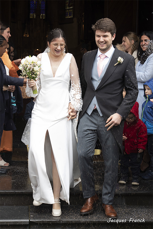 Les mariés à la sortie de l'église